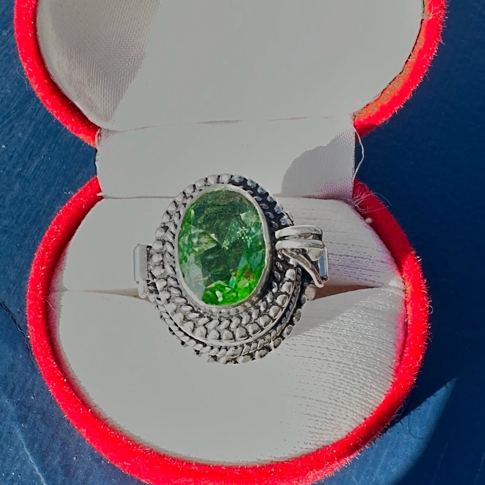 Poison Ring Green Crystal Size 10 - Picture 7 of 8
